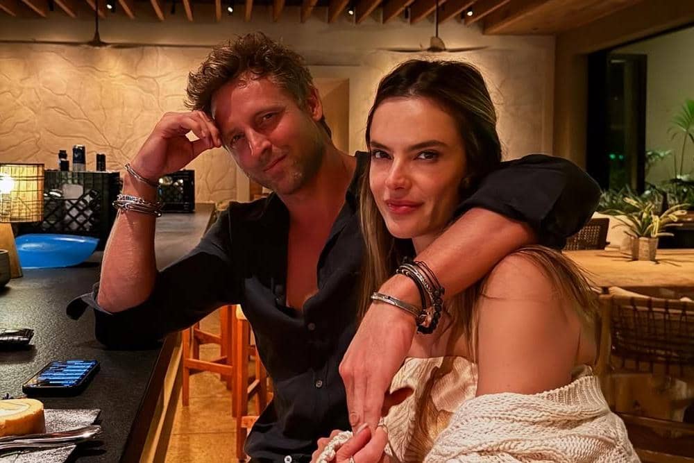 Alessandra Ambrosio Dilamar Buck Palmer