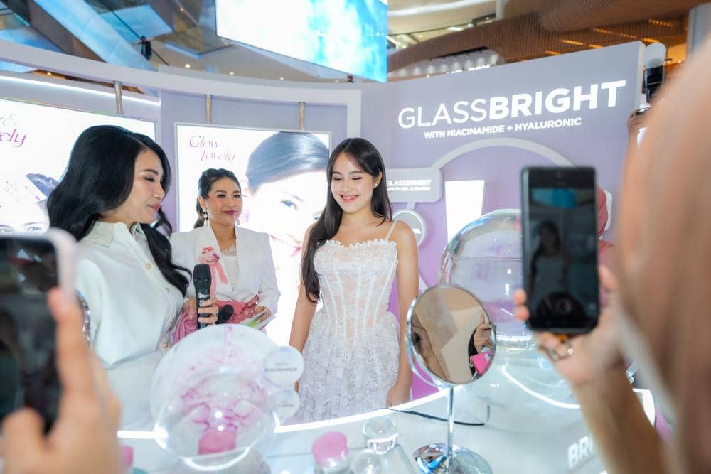 GlassMaze2-ezgif.com-webp-to-jpg-converter (1).jpg