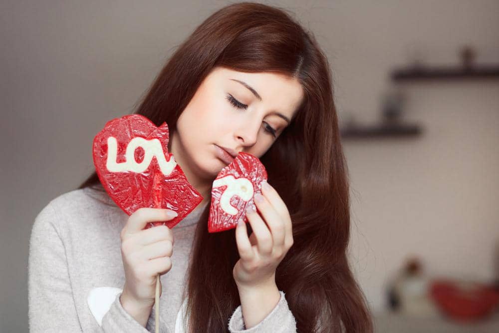 5 Alasan Sulit Jatuh Cinta Lagi Setelah Hubungan Berakhir