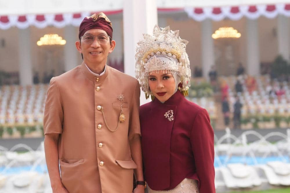 Melly Goeslaw dan Anto Hoed
