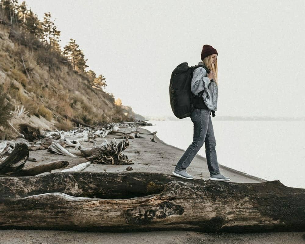 Perlengkapan Trekking yang Wajib Dibawa