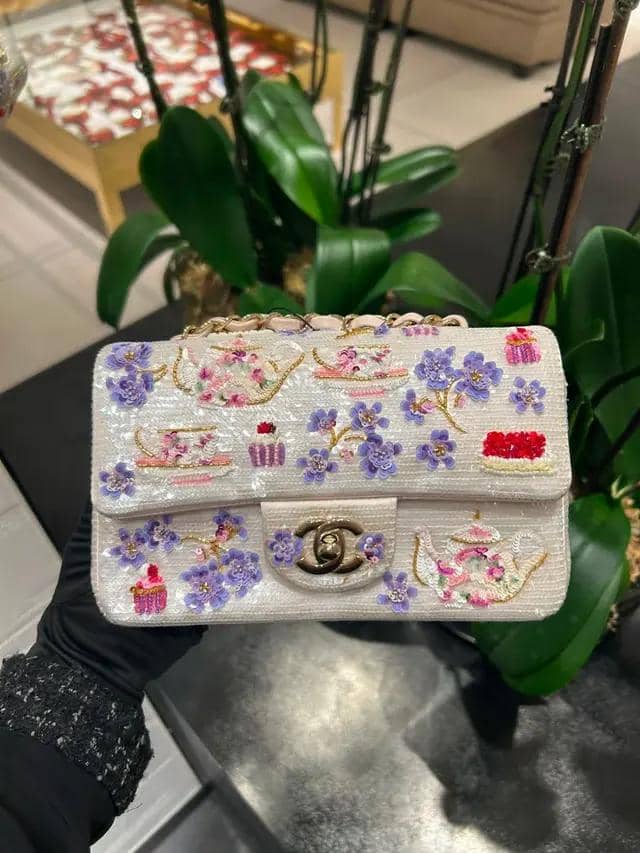 tas Chanel Iriana Jokowi di HUT ke-81 RI