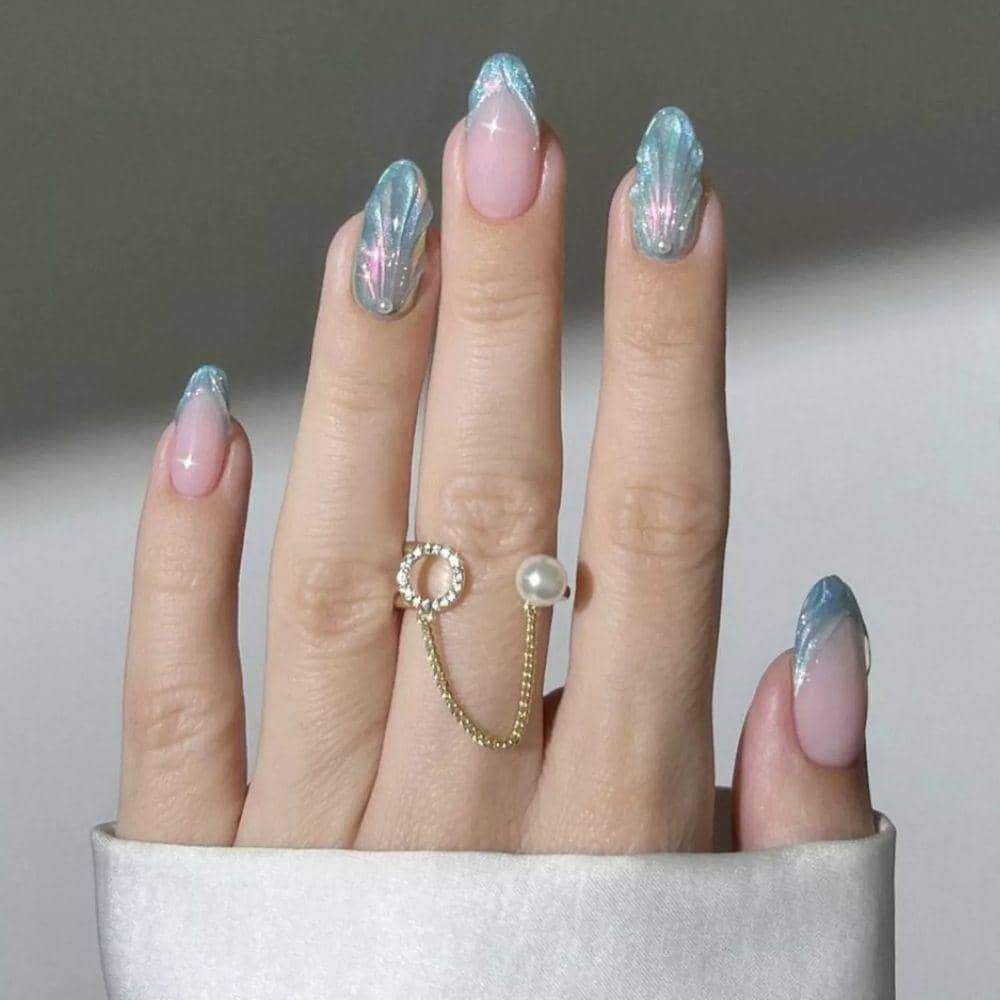 Inspirasi Nail Art Warna Baby Blue