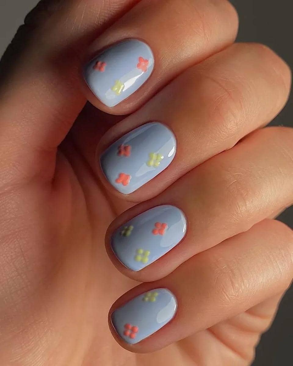 Inspirasi Nail Art Warna Baby Blue
