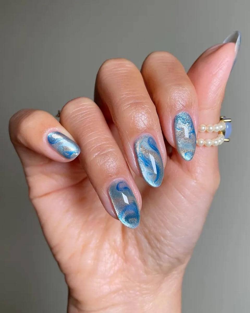 Inspirasi Nail Art Warna Baby Blue