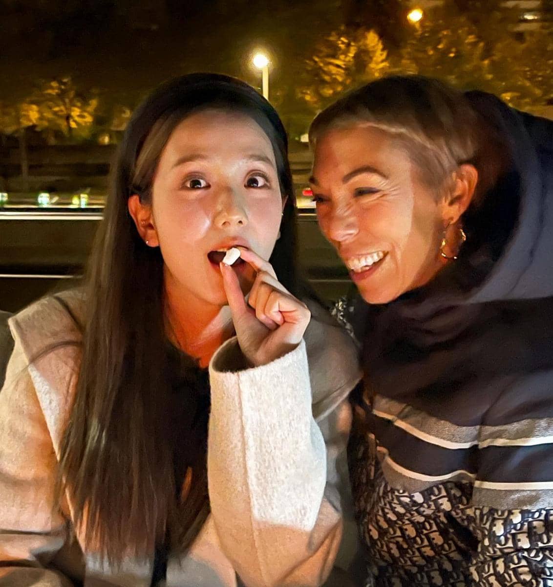 Jisoo 'BLACKPINK' dan Mathilde Favier