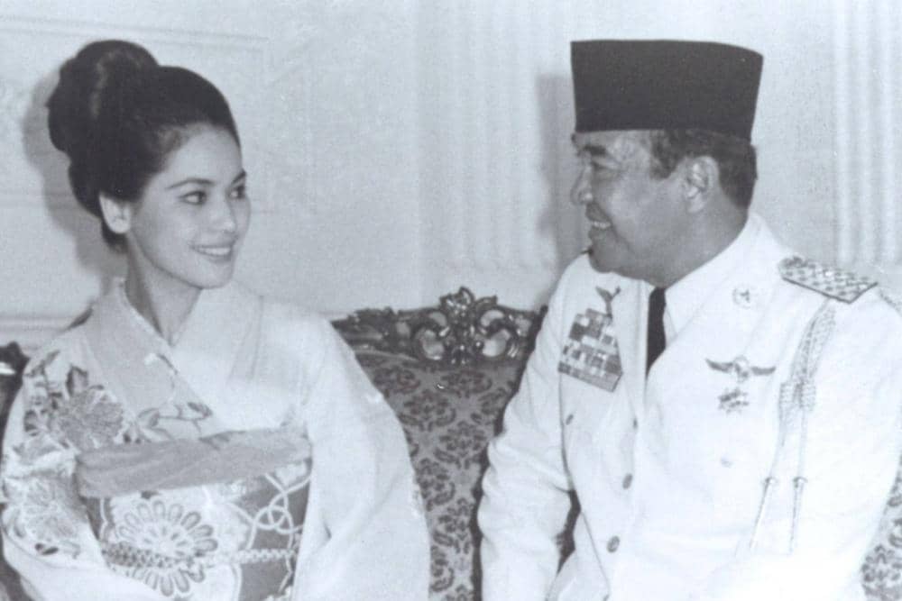 Kisah Cinta Ratna Sari Dewi dan Soekarno