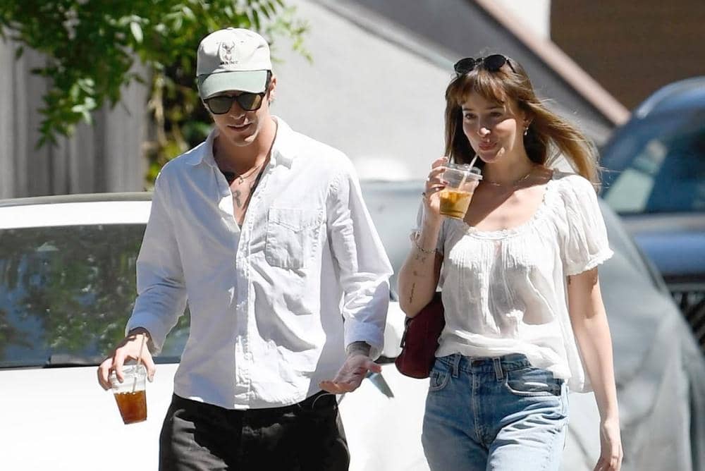 Dakota Johnson dan Tucker Pillsbury