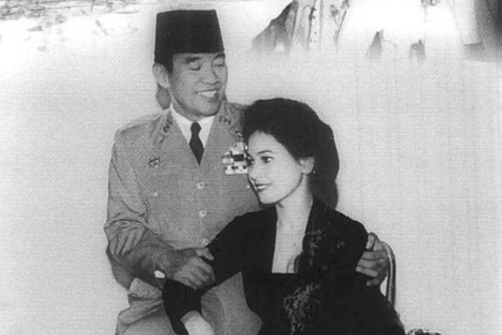 Kisah Cinta Ratna Sari Dewi dan Soekarno
