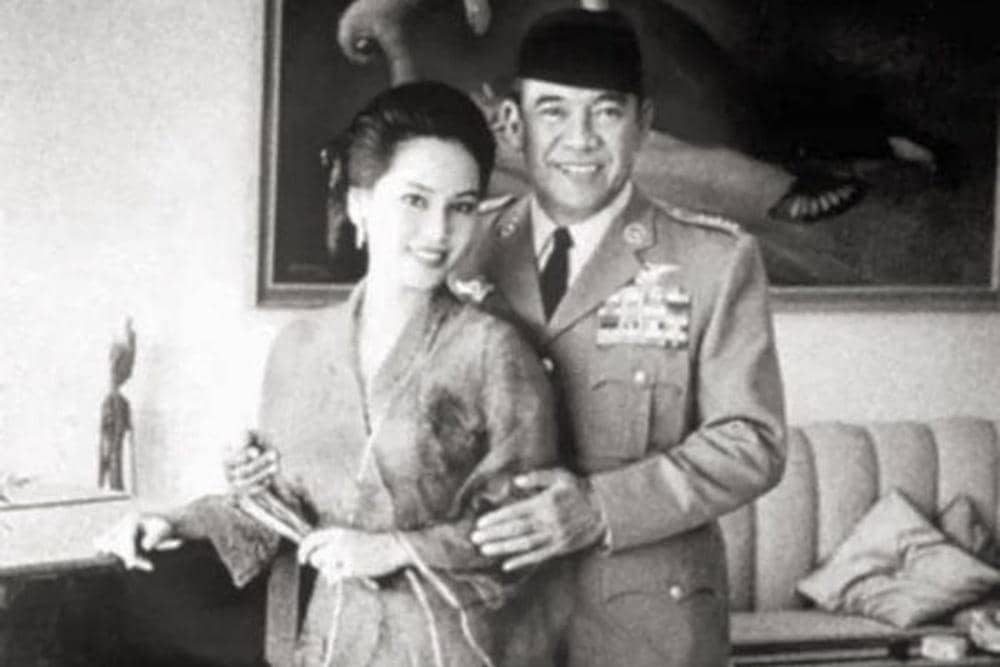 Kisah Cinta Ratna Sari Dewi dan Soekarno
