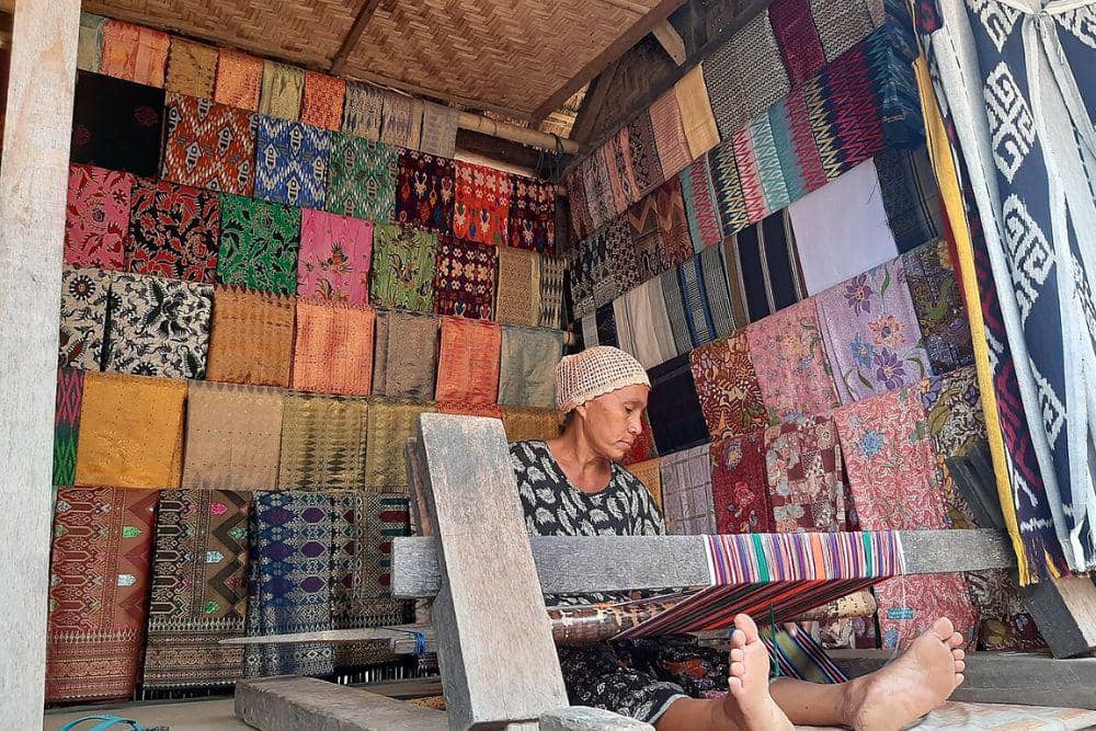 Kebakaran Desa Adat Sade