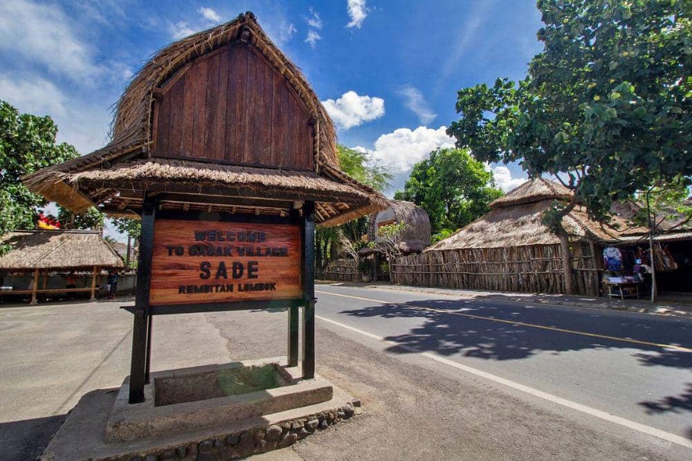 Kebakaran Desa Adat Sade