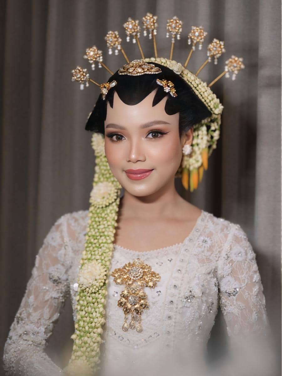 Amry Sophia Makeup Artist 🇮🇩
