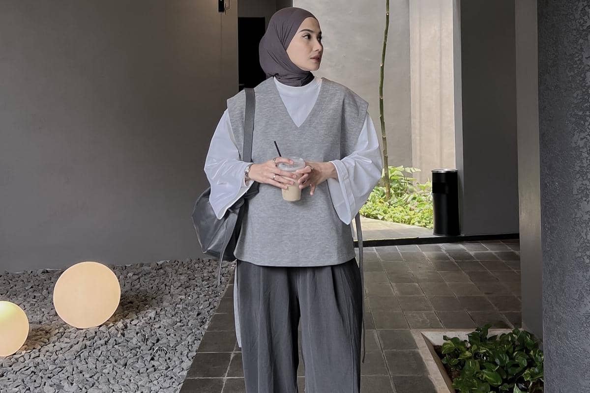 7 Ide Outfit Kulot untuk Kuliah a la Anggita Kusuma Dewi, Stylish!