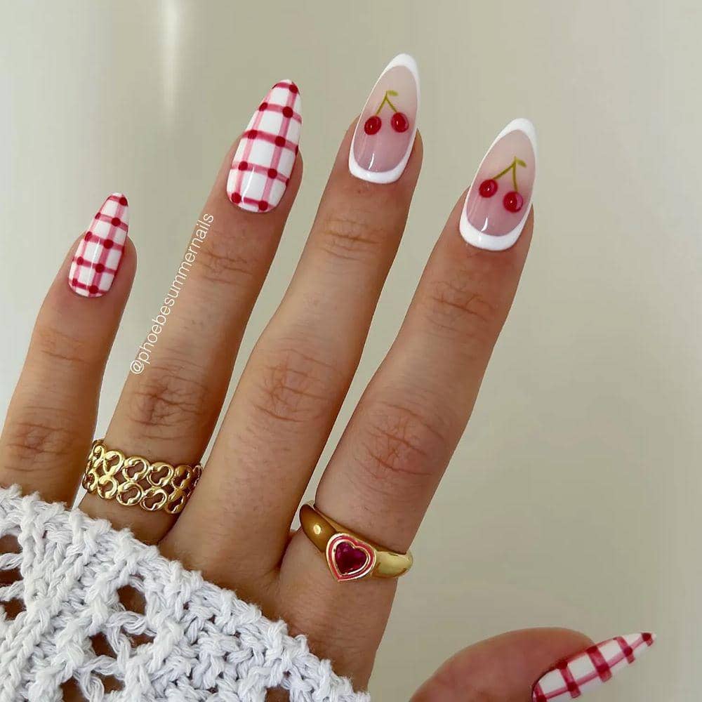 Inspirasi Nail Art Warna Cherry Red