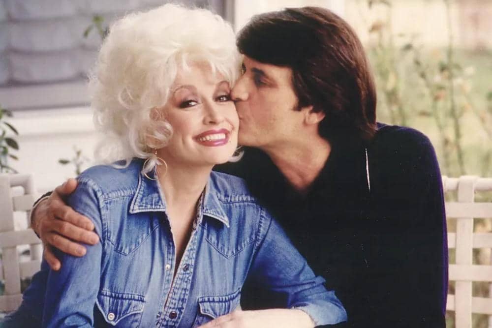 Kisah Cinta Dolly Parton dan Suami, Setia Hingga Maut Memisahkan