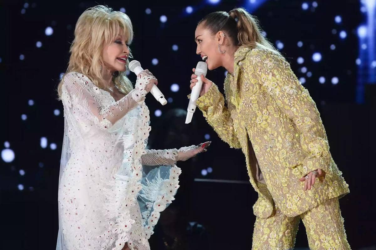 Miley Cyrus dan Dolly Parton