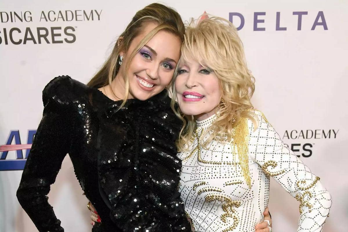 Miley Cyrus dan Dolly Parton