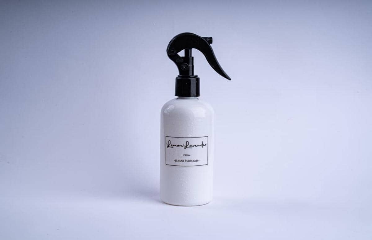 tips memilih linen spray agar kamar selalu segar