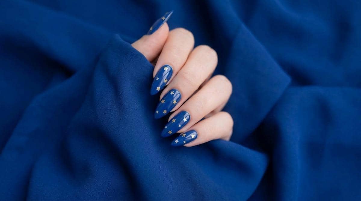 inspirasi nail art warna cobalt blue