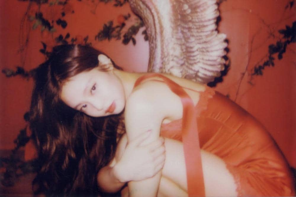 Lirik dan Makna Lagu “FALLEN ANGEL” – JENNIE