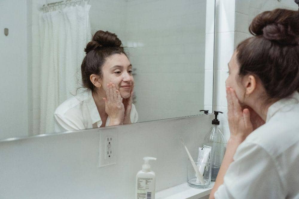 Double Cleansing untuk Kulit Berminyak dan Berjerawat