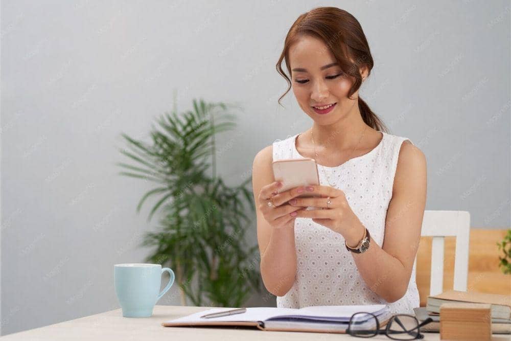 Ilustrasi menolak tawaran kerja melalui WhatsApp