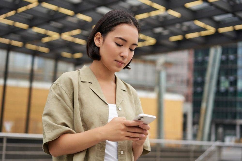 Ilustrasi menolak tawaran kerja melalui WhatsApp