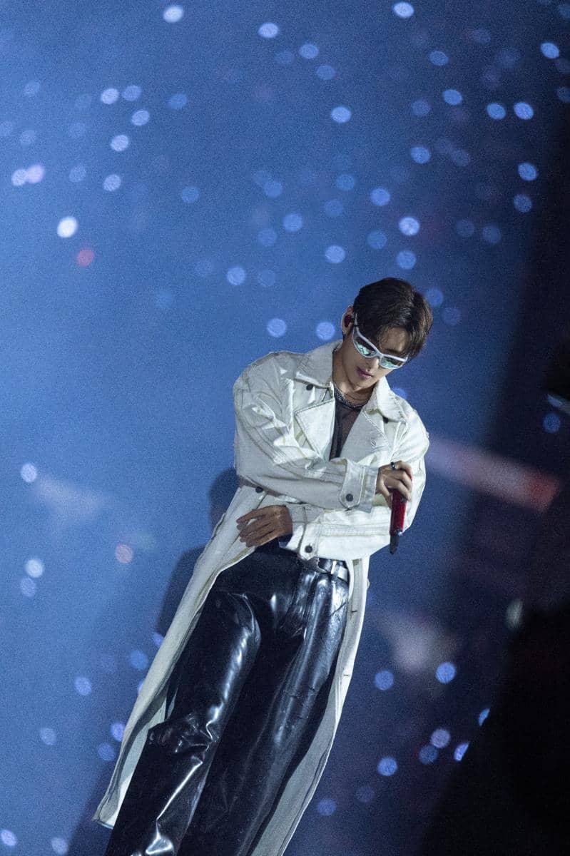 V @BIGHIT MUSIC.jpg