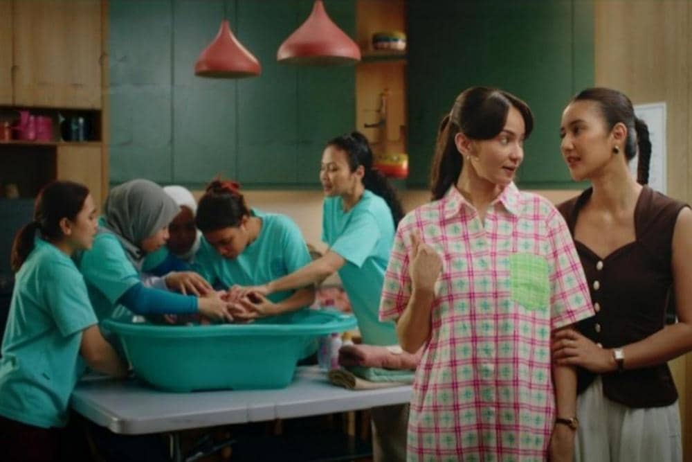 Review Film Agensi Rumah Tangga: Komedi Kocak yang Punya Pesan Penting