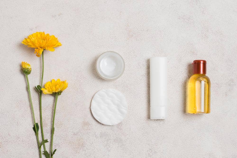ilustrasi produk skincare mengandung calendula