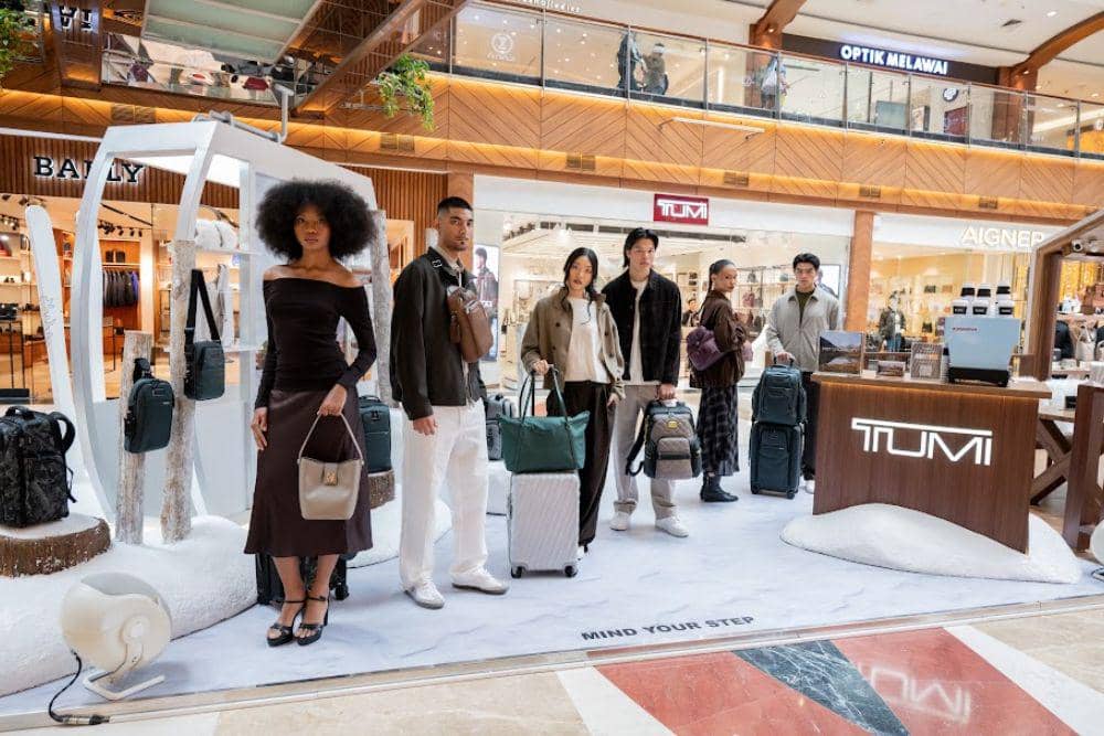 TUMI's Fall/Winter 2026 Alpine Chalet Pop-Up