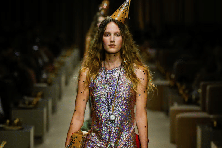 Coach Spring 2027, Rayakan 85 Tahun Anniversary di Runway NYFW