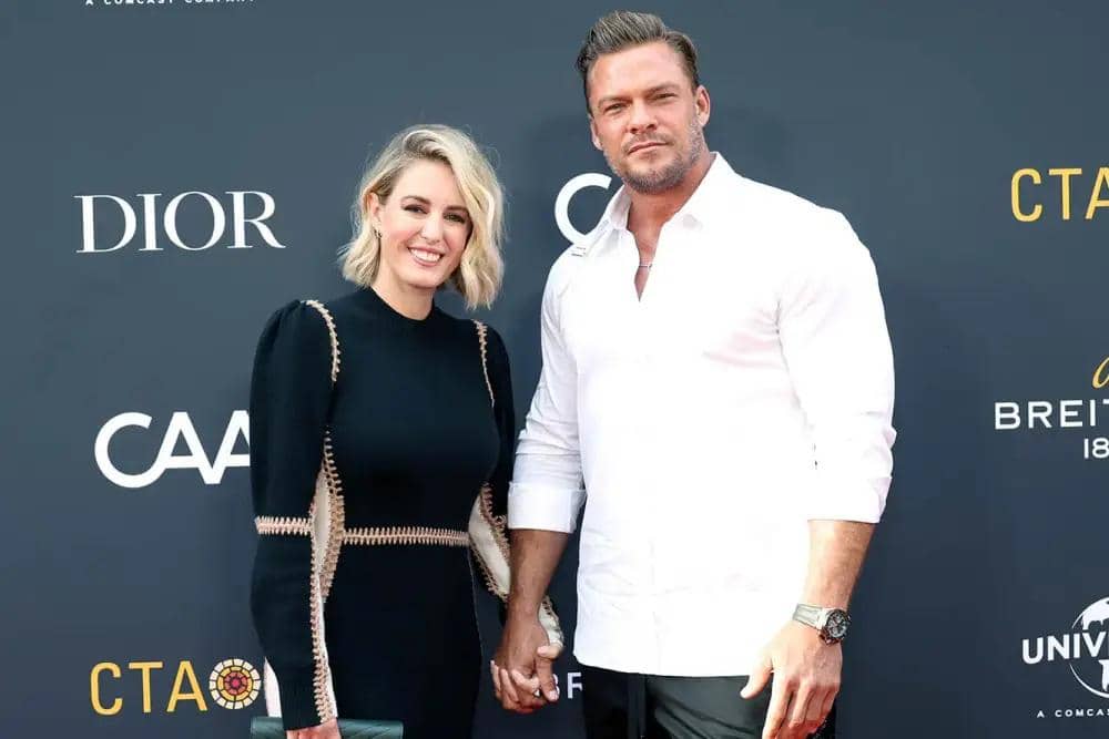Alan Ritchson dan Istri Berpisah