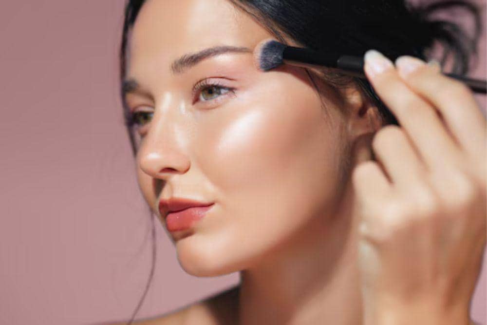 highlighter dan contour untuk kulit berminyak