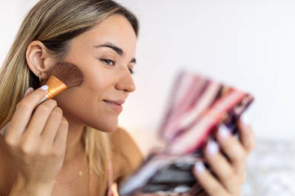 highlighter dan contour untuk kulit berminyak