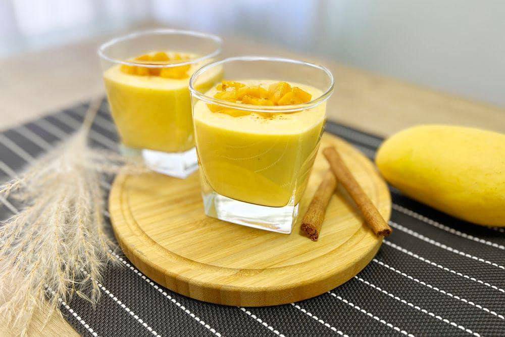 ilustrasi puding mangga kayu manis