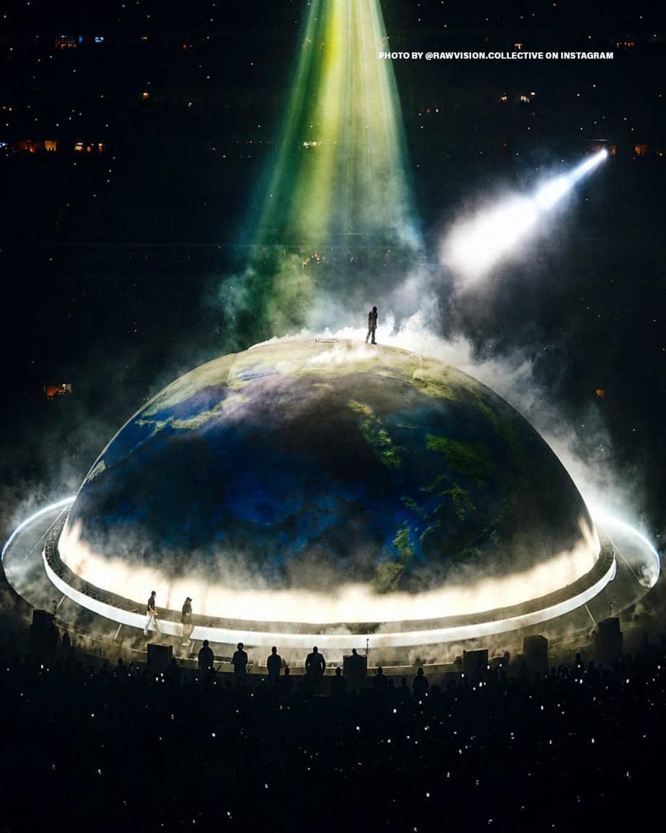 Dome stage Ye