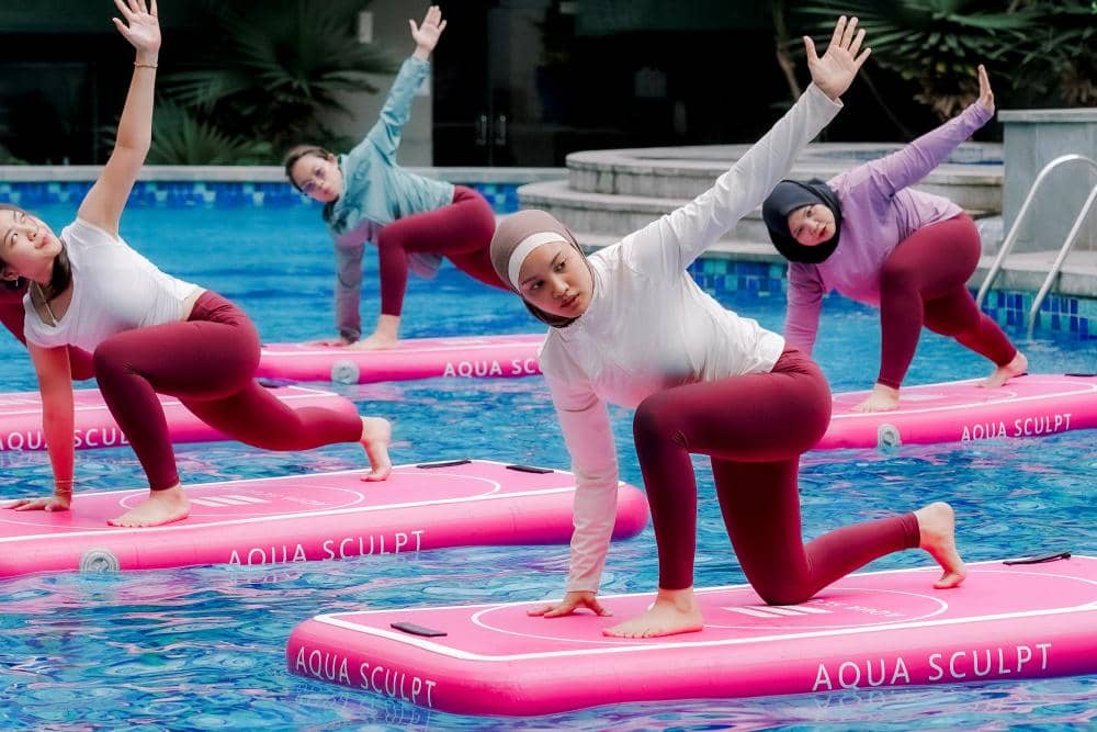 Floating Yoga POP01978.jpg