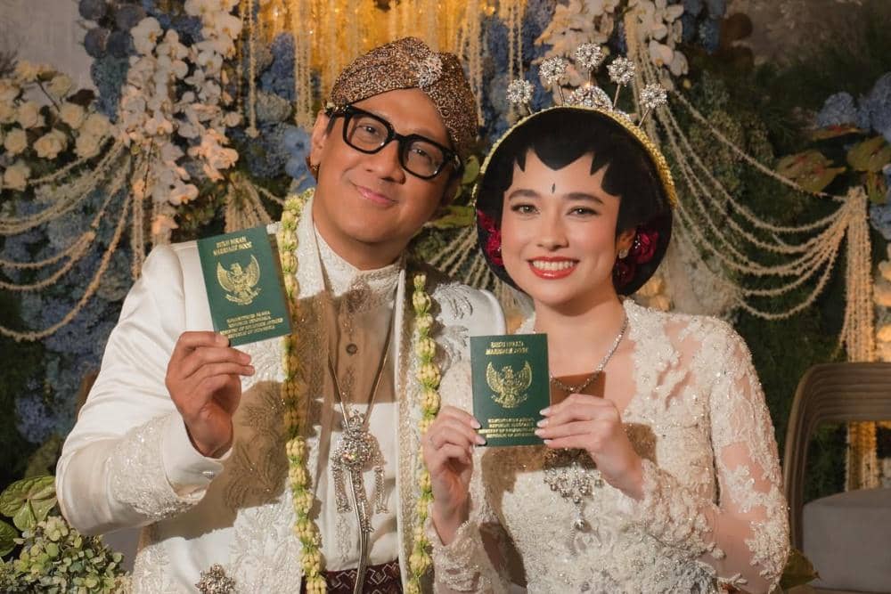 7 Fakta Pernikahan Andre Taulany dan Amanda Rigby, Usung Adat Jawa!
