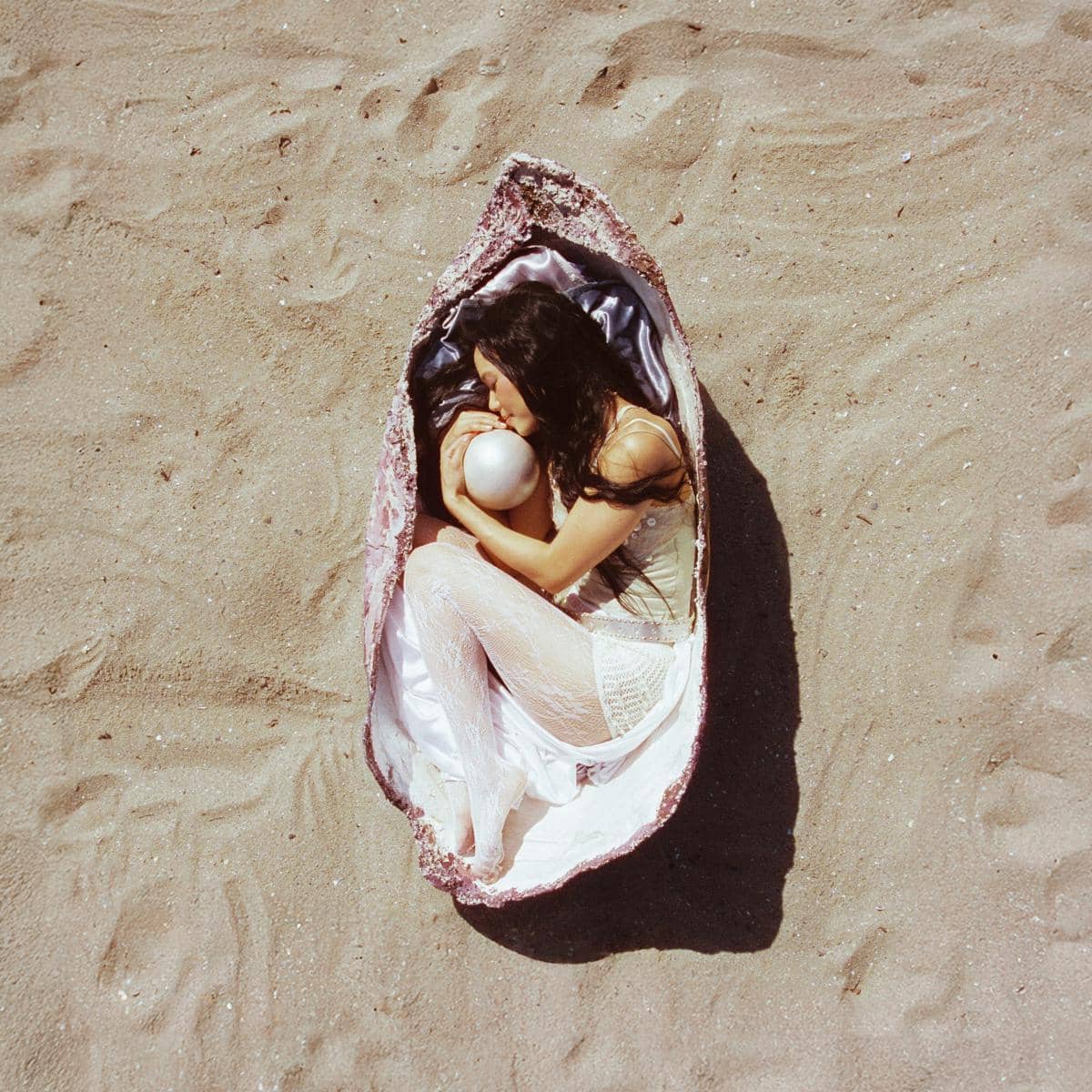 Ivoris - Pour My Heart Out _ Album Artwork .jpeg