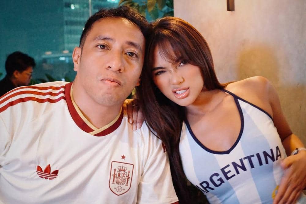 Kisah Cinta Marion Jola dan Dennis Talakua