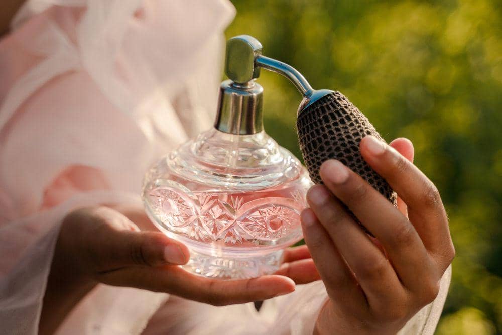 Kenapa Wangi Parfum Berubah Setelah Dipakai