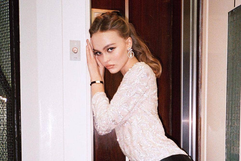 Dari Soft hingga Colorful, Intip Eye Makeup a la Lily Rose-Depp