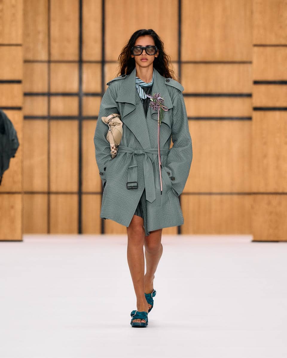 Burberry Summer 2027 Show Runway Fronts - Look 34.jpg