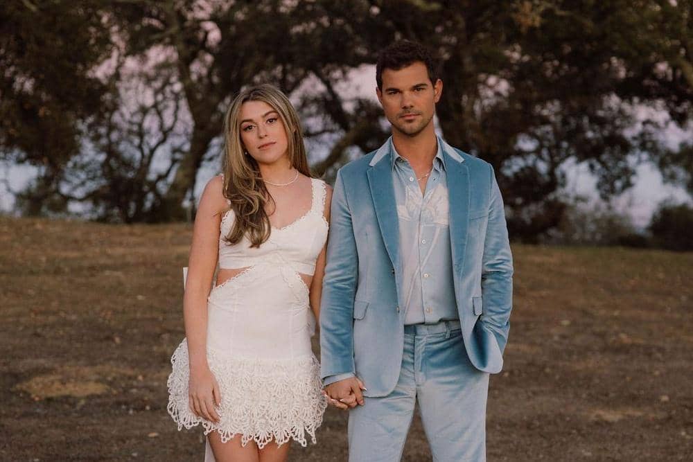 Kisah Cinta Taylor Lautner dan Tay Lautner, Kini Resmi Jadi Orang Tua!