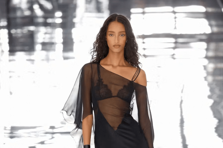 FENDI Spring/Summer 2027 Bawa Disco Glamour dan Lingerie ke Runway