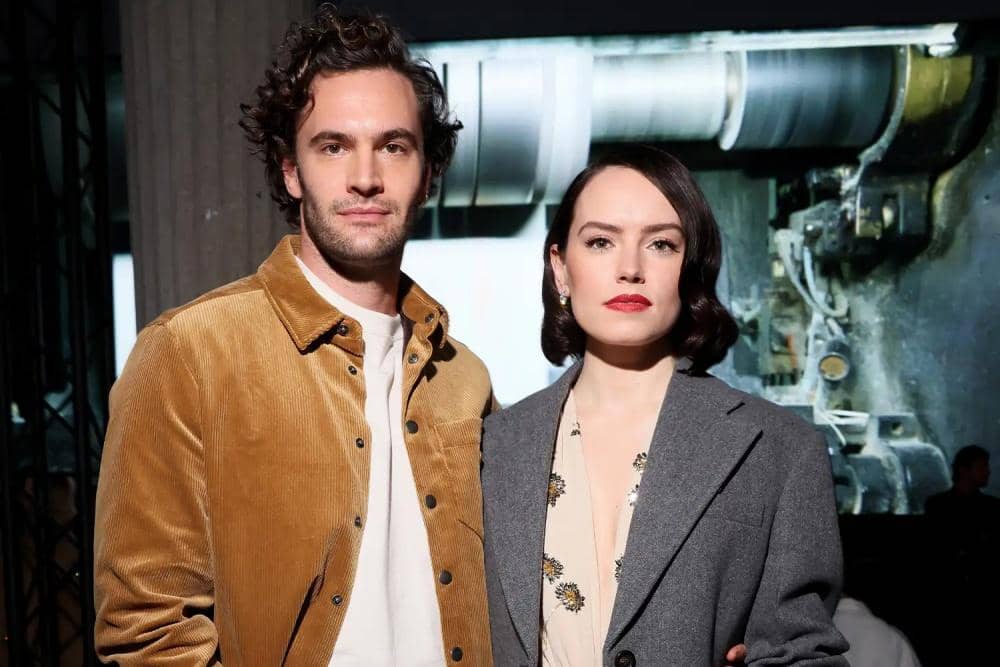 Tom Bateman dan Daisy Ridley