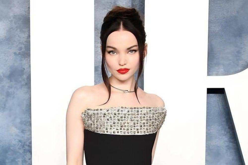 Profil Dove Cameron, Bintang Disney yang Resmi Menikah
