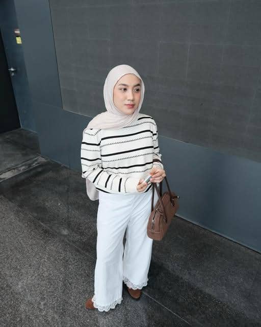 OOTD Celana Putih ala Darma Putri